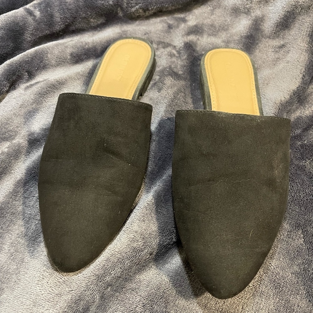 Old Navy. Black Slip On